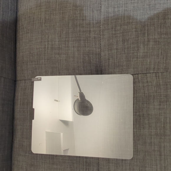 Tempered glass screen protector - Picture 3 of 4